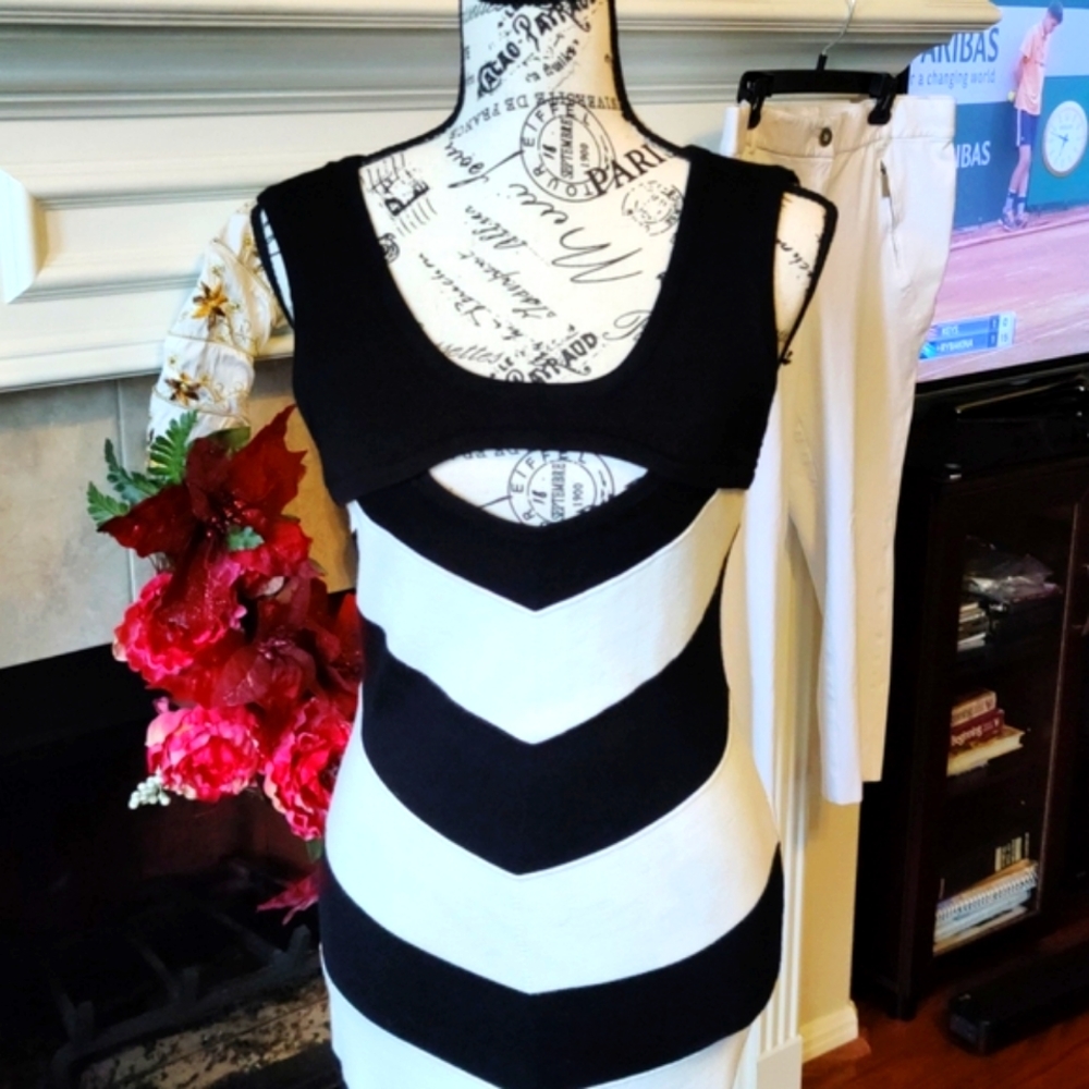 Guess Dress Small - Picture 3 of 9